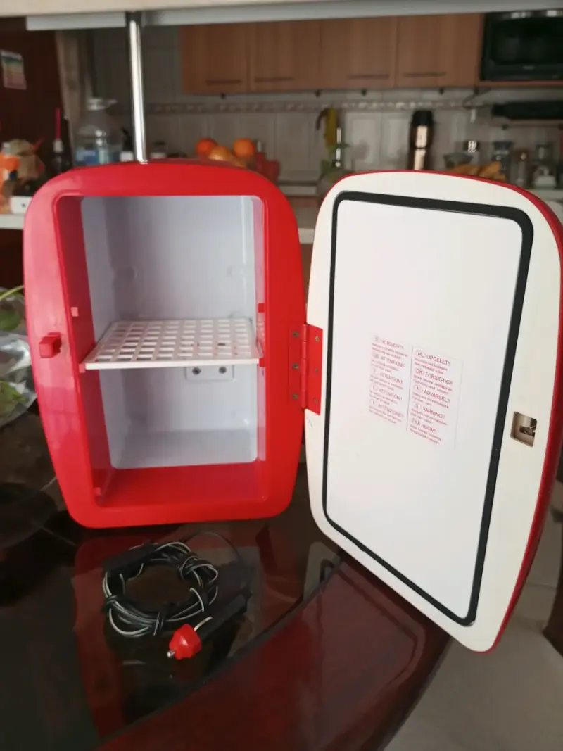 Mini refrigerador rojo portátil - 2