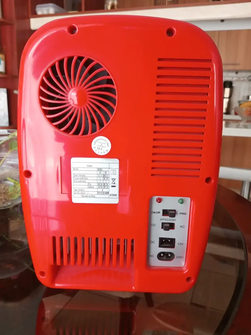 Mini refrigerador rojo portátil - 3