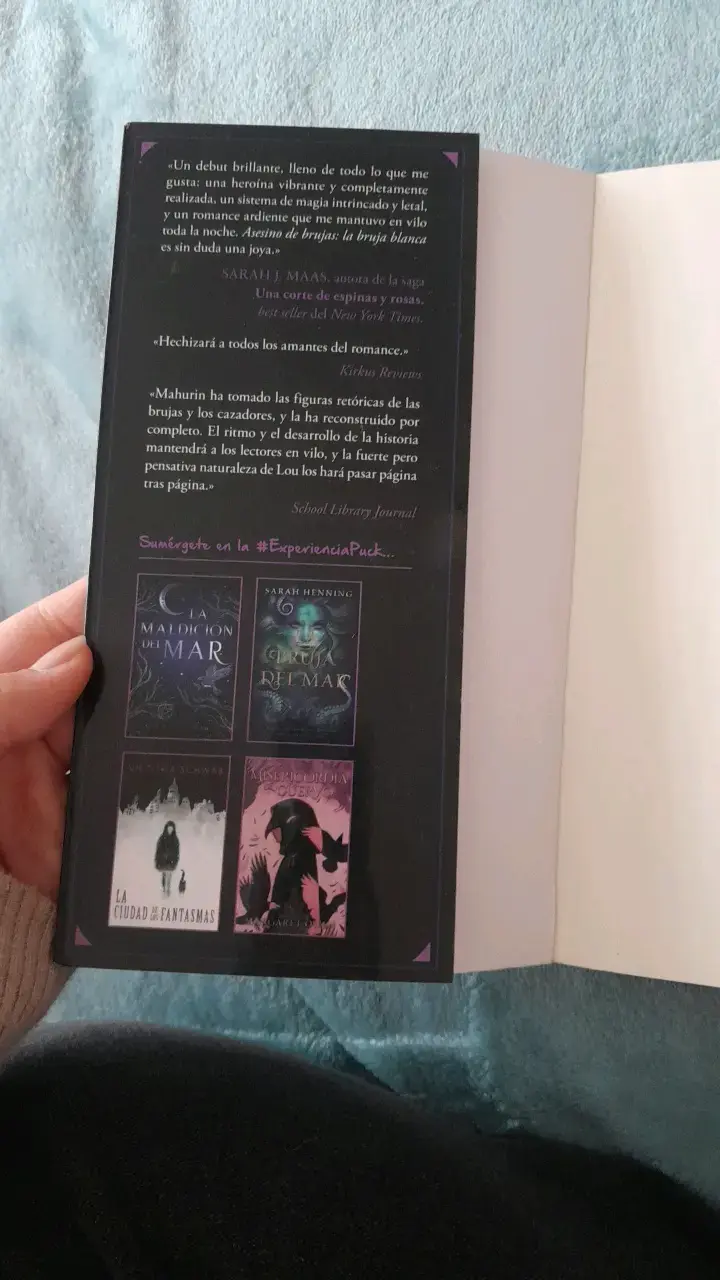 Libro 'Alas de Sangre' de Rebecca Yarros - 3