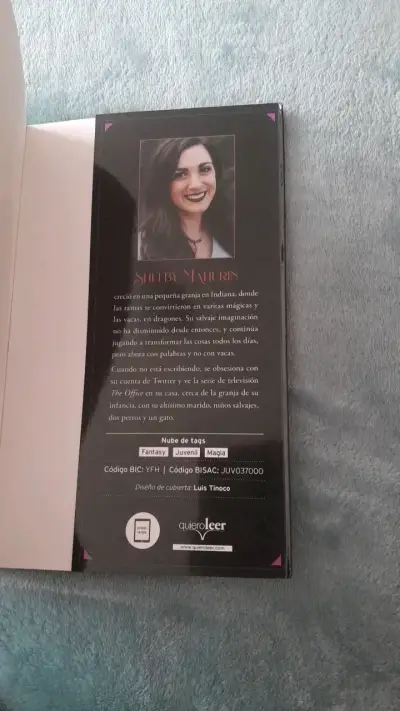 Libro 'Alas de Sangre' de Rebecca Yarros - miniatura 4