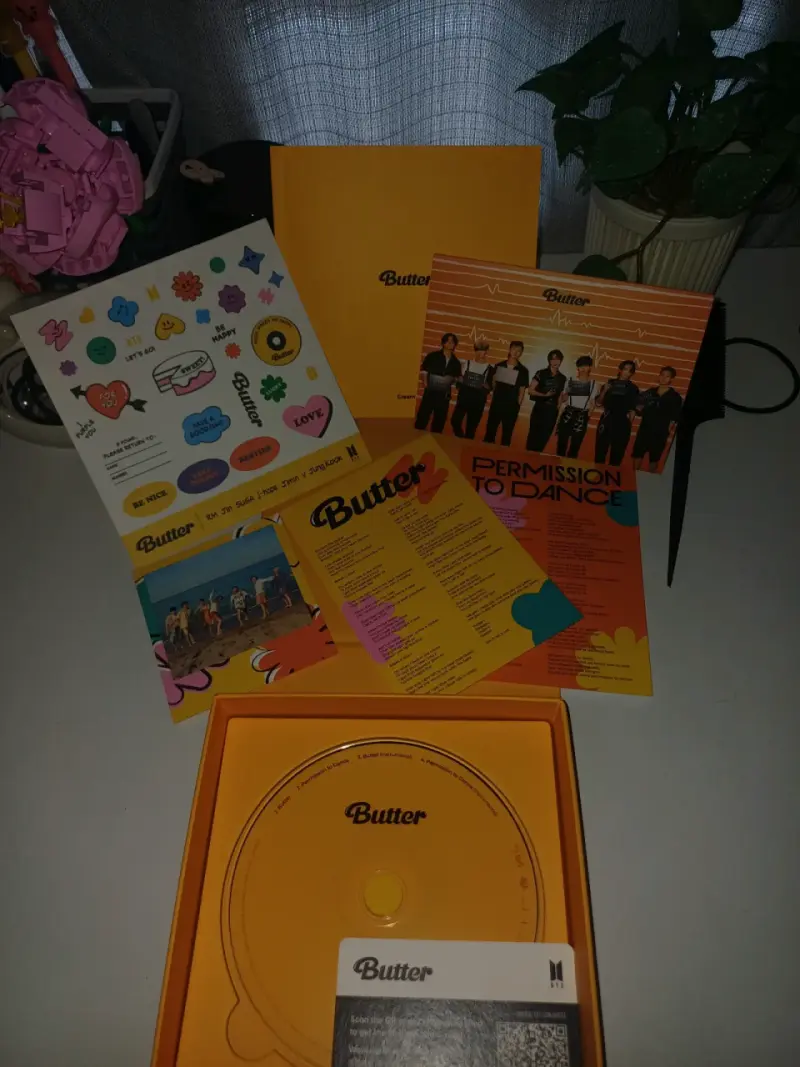 Álbum Butter vrs CREAM de BTS, sin photocard - 4