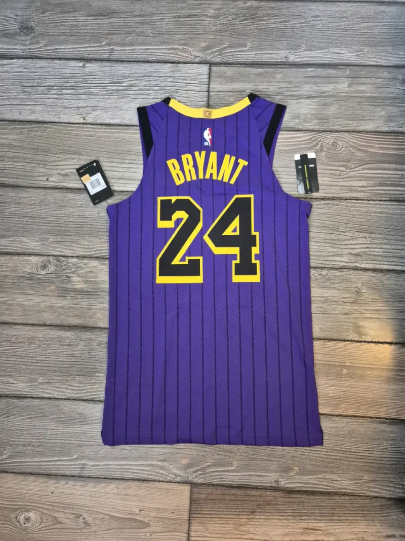 NBA Los Angeles Lakers Kobe Bryant 24 - 2