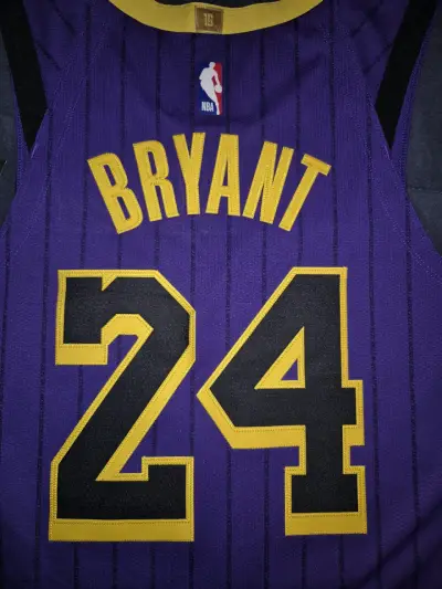 NBA Los Angeles Lakers Kobe Bryant 24 - miniatura 3