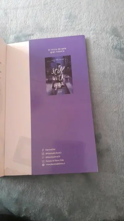Libro 'Still With Me' de Lily Del Pilar - miniatura 3