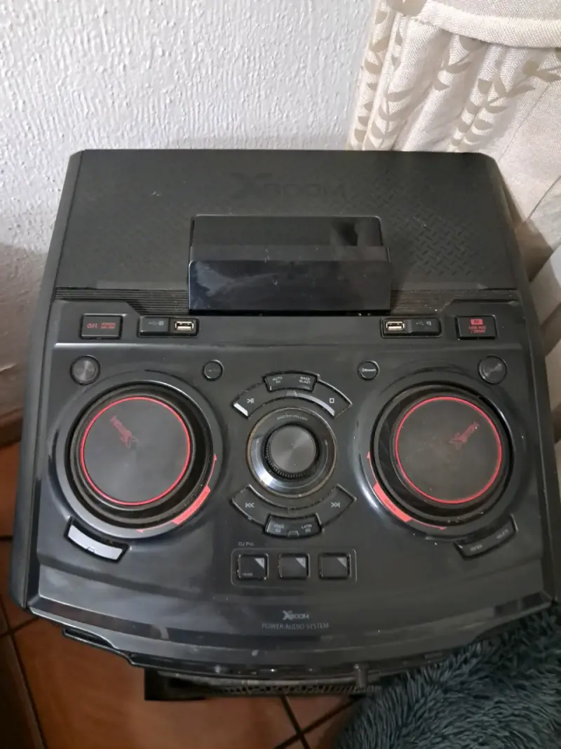 Sistema de Audio LG XBOOM con DJ Pro