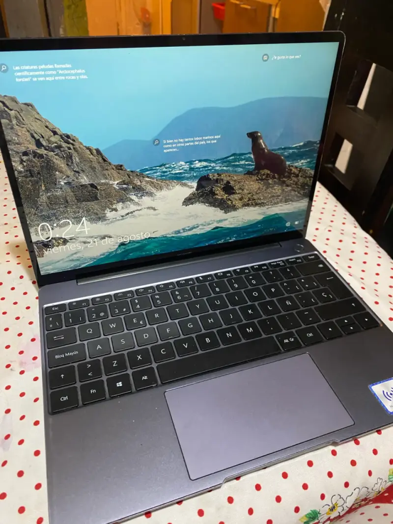 Laptop Huawei MateBook 13 en excelente estado