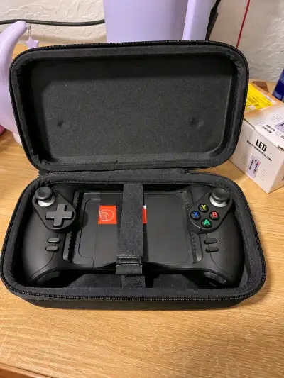 Controlador de juegos móvil con estuche - miniatura 1