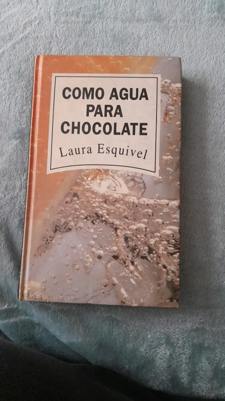 Libro 'Como Agua Para Chocolate' de Laura Esquivel - 1
