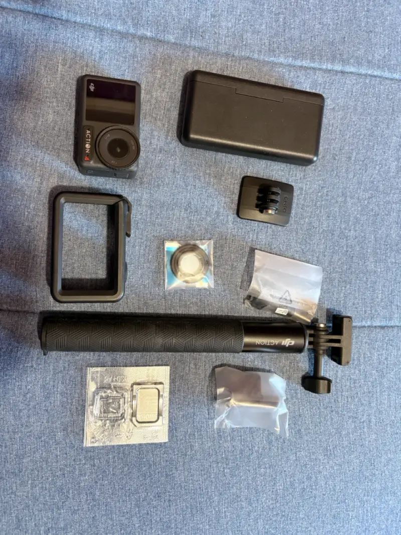 Cámara de acción DJI Osmo Action con accesorios - 1