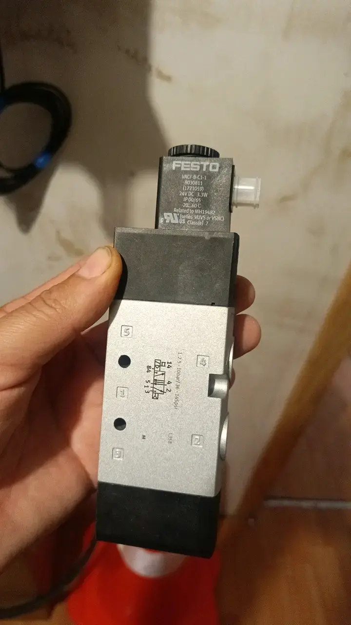 Válvula solenoide Festo VUVS-L25-M52 - 2