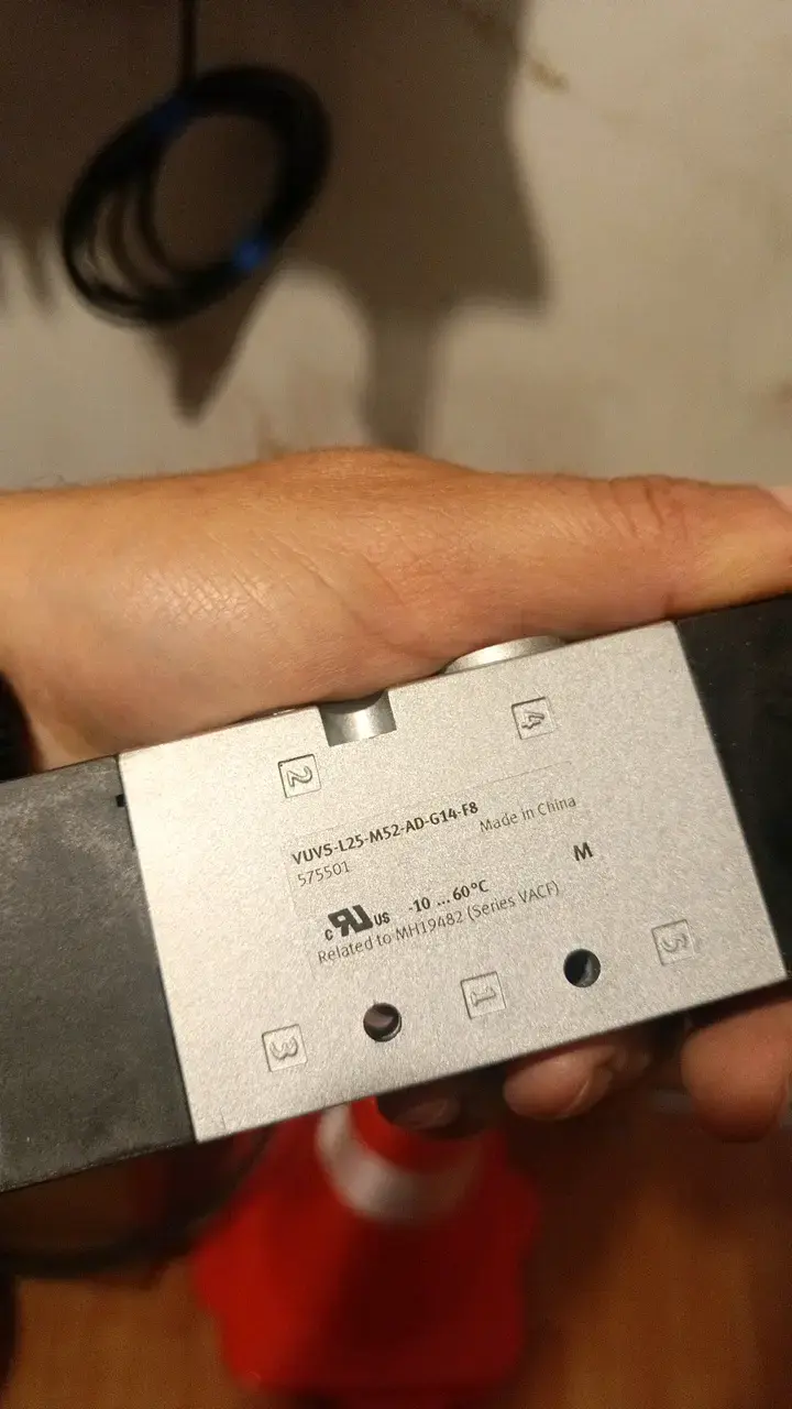 Válvula solenoide Festo VUVS-L25-M52 - 4