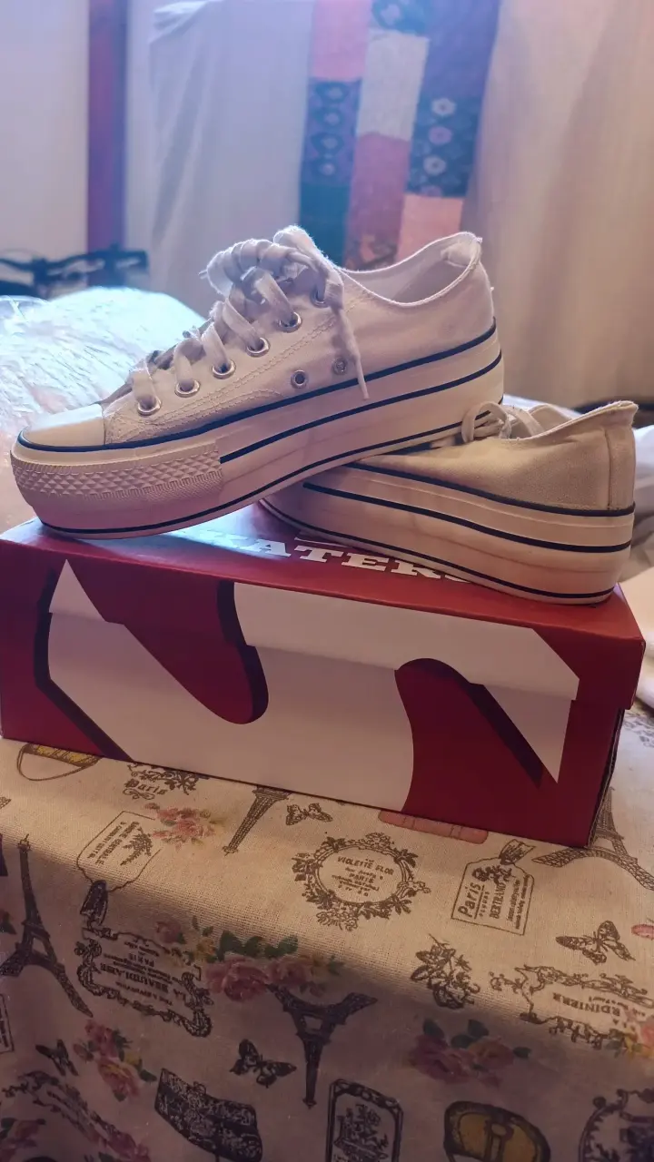 Zapatillas blancas de lona estilo casual - 3