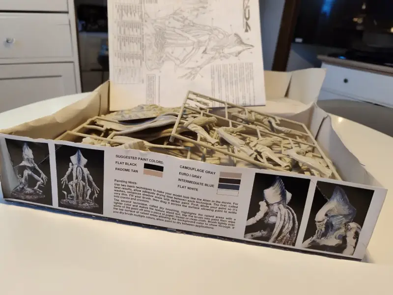 Kit de Modelo Alien Exoskeleton de Lindberg - 4