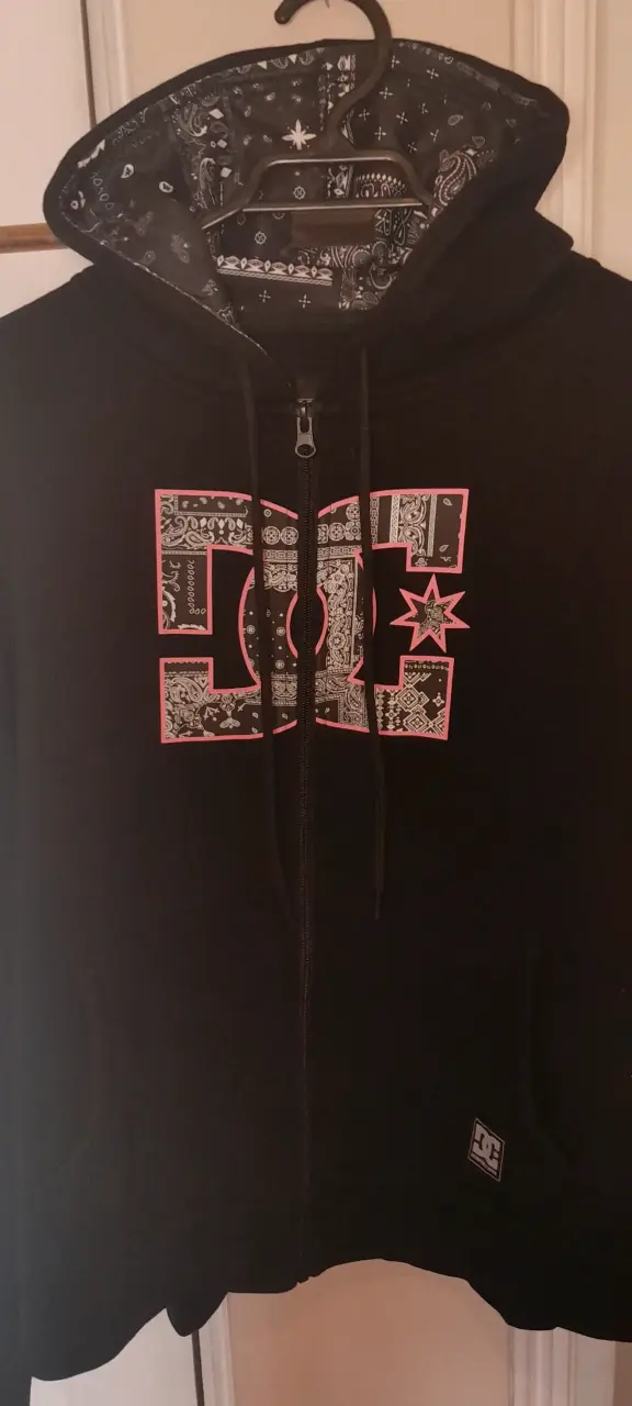 Polerón con capucha DC Shoes negro estampado Y2k - 1