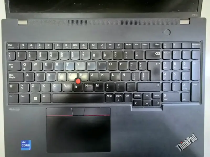 Laptop Lenovo ThinkPad P16s Intel Core i7 32GB RAM - 1