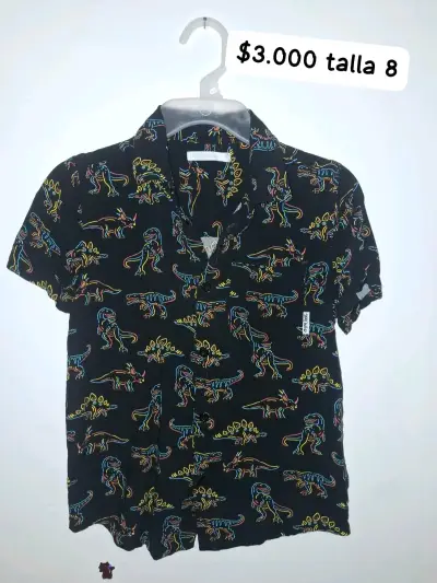 Camisa infantil con estampado de dinosaurios - miniatura 1