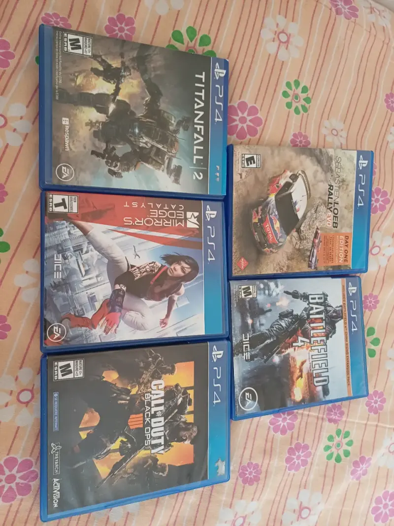 Lote de 5 juegos PS4 variados