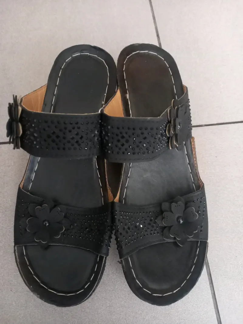 Botines negros de cuero con cordones - 2