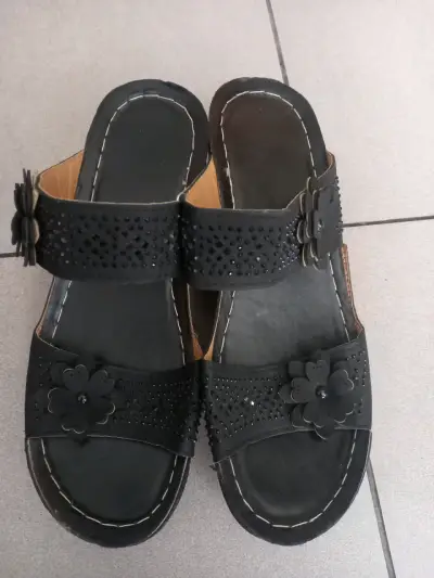 Botines negros de cuero con cordones - miniatura 2