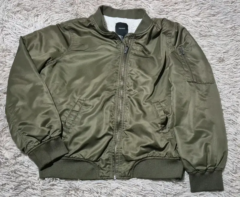 Chaqueta bomber verde oliva FOREVER 21 talla M/L - 1