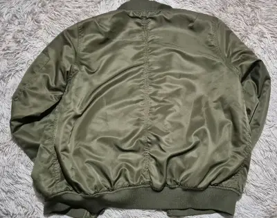 Chaqueta bomber verde oliva FOREVER 21 talla M/L - miniatura 3