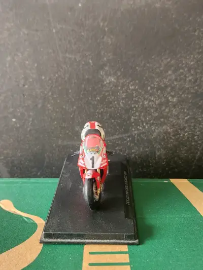 Miniatura Ducati 996 Carl Fogarty 1999 - miniatura 2
