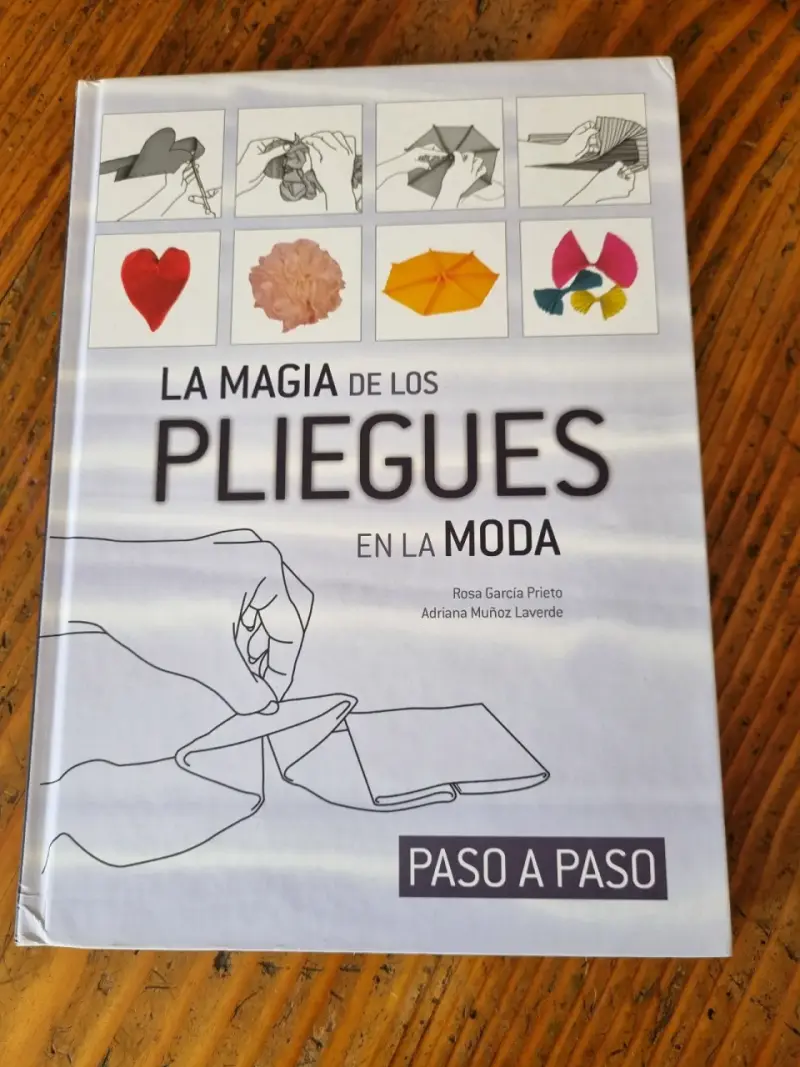 Libro La Magia de los Pliegues en la Moda