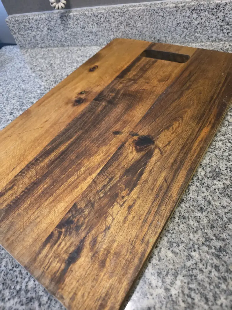 Tabla de cortar de madera con diseño de toro - 3