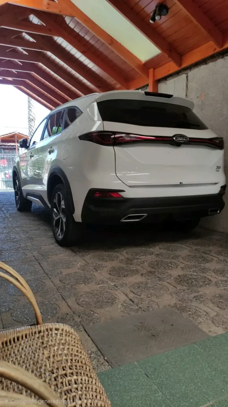 SUV JAC JS8 LUXURY Automática - 4