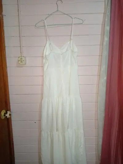 Vestido blanco largo con tirantes - miniatura 2