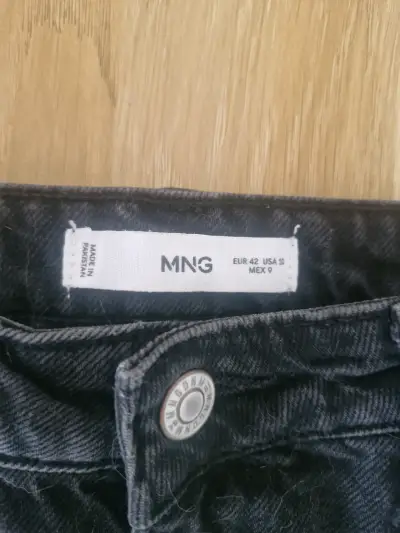 Jeans mujer negros de mezclilla MNG talla 42 - miniatura 2