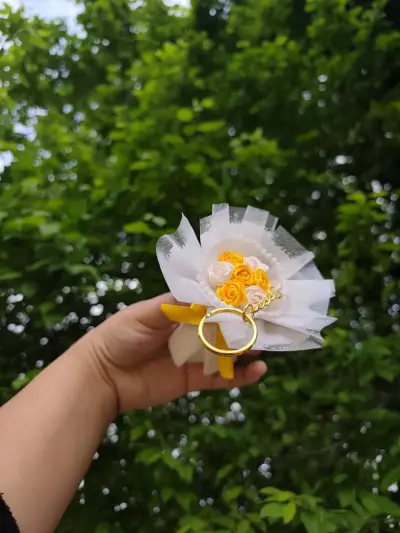 Ramos de flores con llavero - miniatura 6