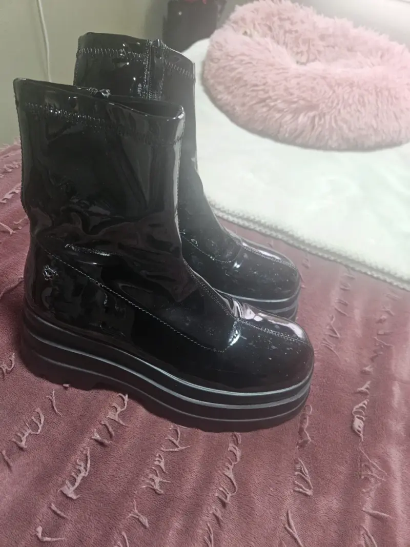 Botines de charol negro con plataforma - 1