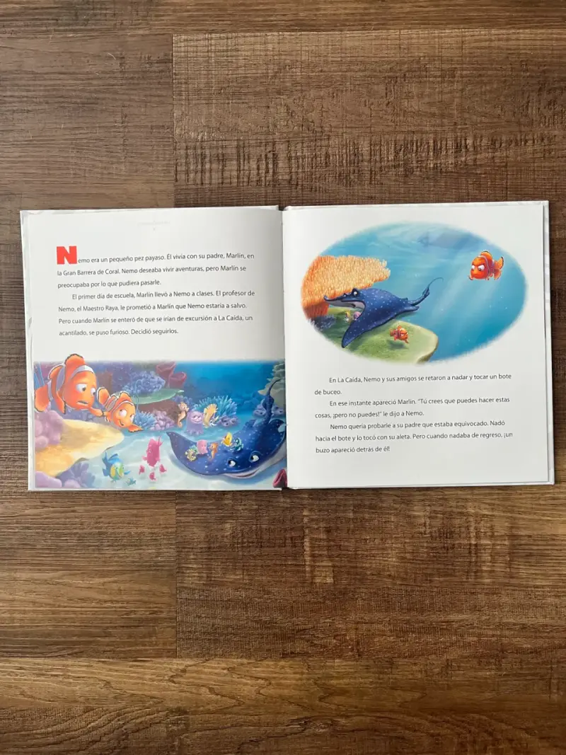 Libro ilustrado y figura de Buscando a Nemo - 3