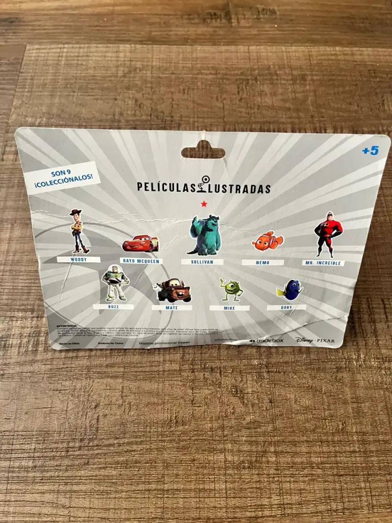 Libro ilustrado y figura de Buscando a Nemo - 5