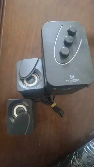 Parlantes Monster Games con control de volumen - miniatura 2