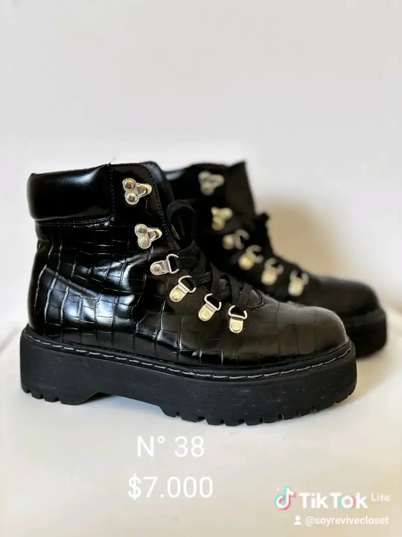 Botines negros de cuero sintético con plataforma