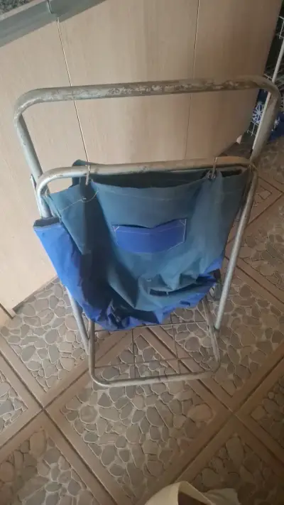 Carro de compras plegable azul usado - miniatura 1