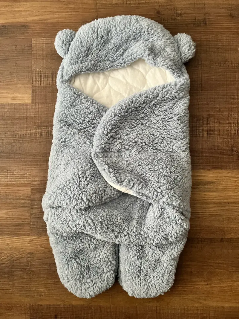 Saco de dormir para bebé celeste con gorro - 1