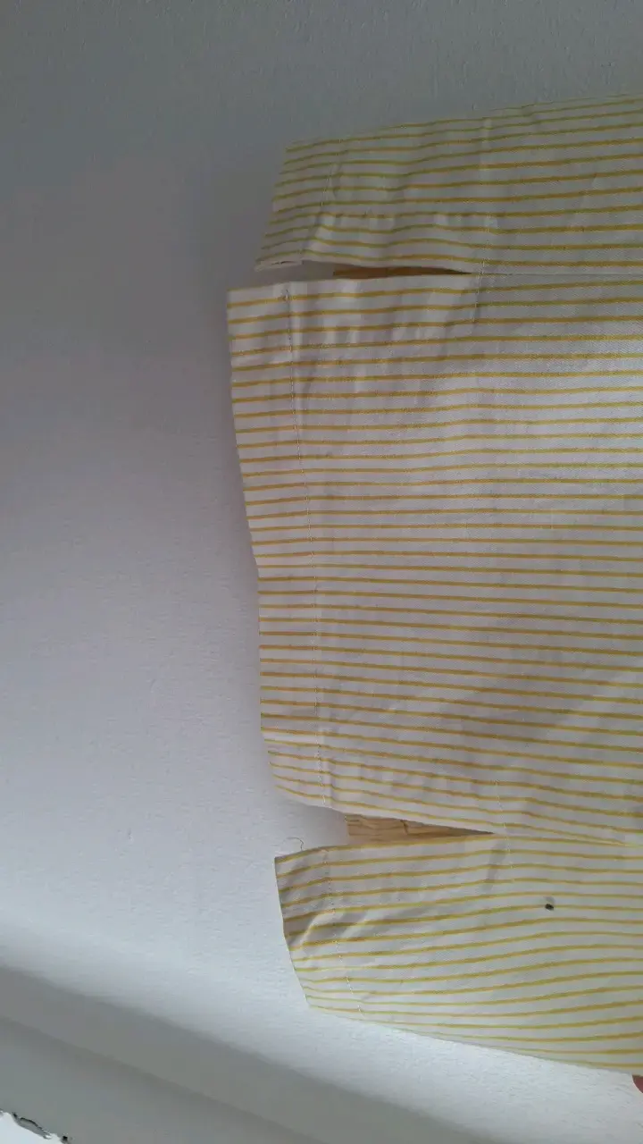 Vestido corto a rayas amarillo y blanco - 3