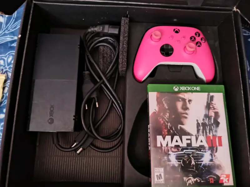 Consola Xbox One Elite 1TB con Control y Juego - 2