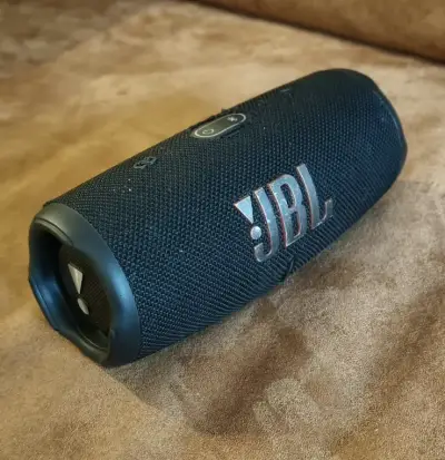 Parlante portátil JBL Charge 5 negro - miniatura 1