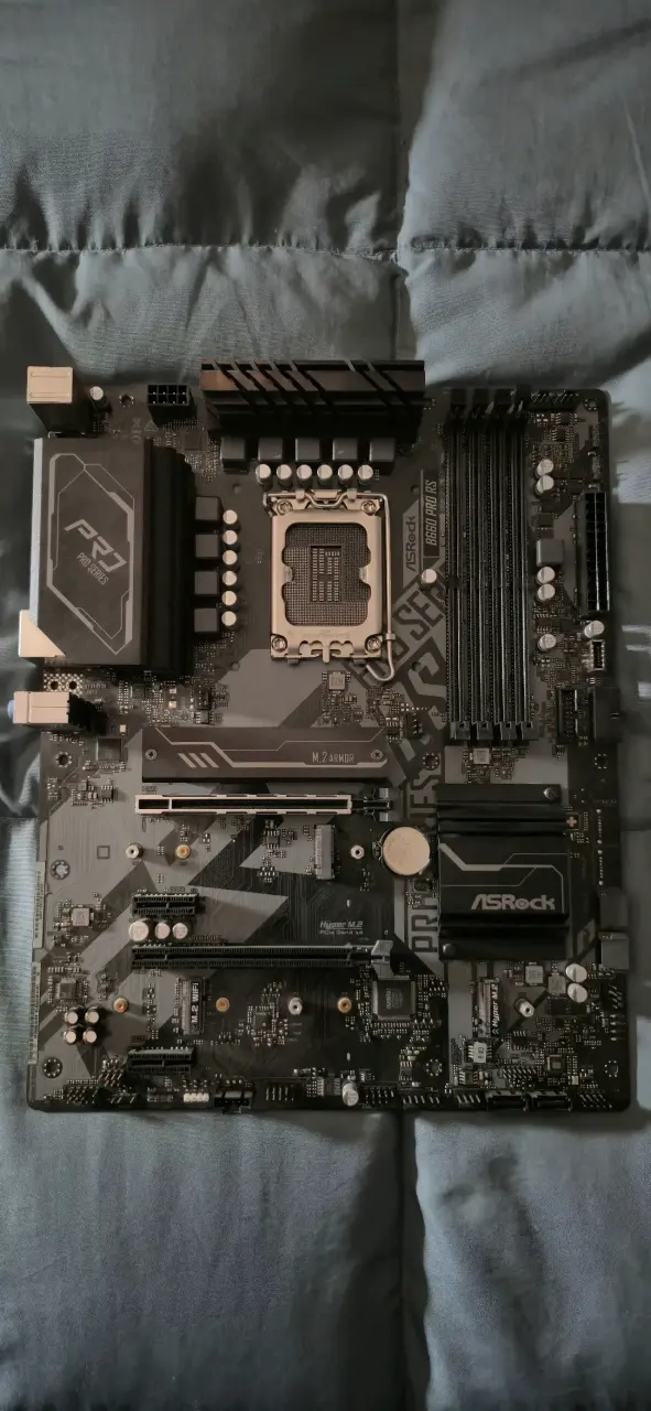 Placa Madre ASRock B660 Pro RS - 1
