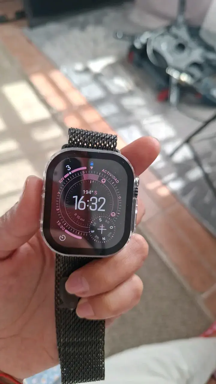 Apple watch ultra 3 con correa de malla metálica - 2