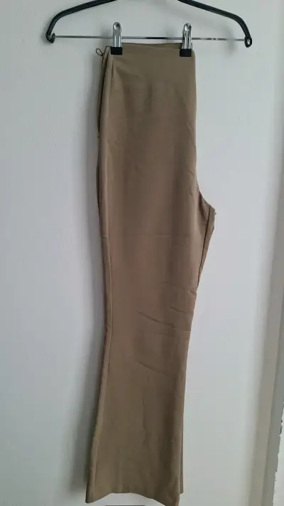 Pantalones de vestir beige, tiro alto H&M - miniatura 1