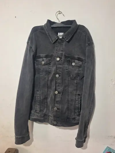 Chaqueta de mezclilla negra para hombre - miniatura 1