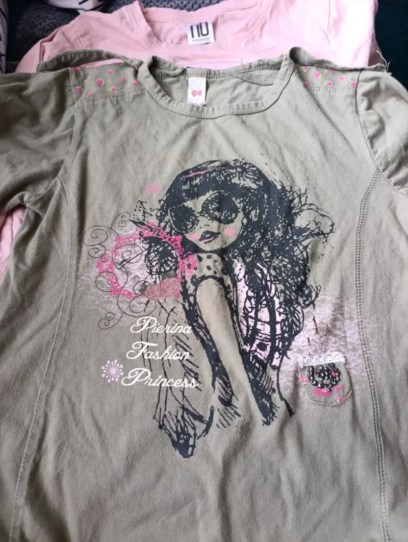 Lote de poleras para niña con estampados variados - 3