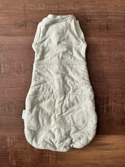 Saco de dormir para bebé ergoPouch verde - miniatura 4