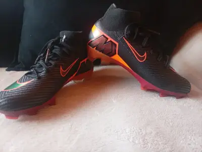 Botines de fútbol Nike Air Zoom negros y naranjas - miniatura 2