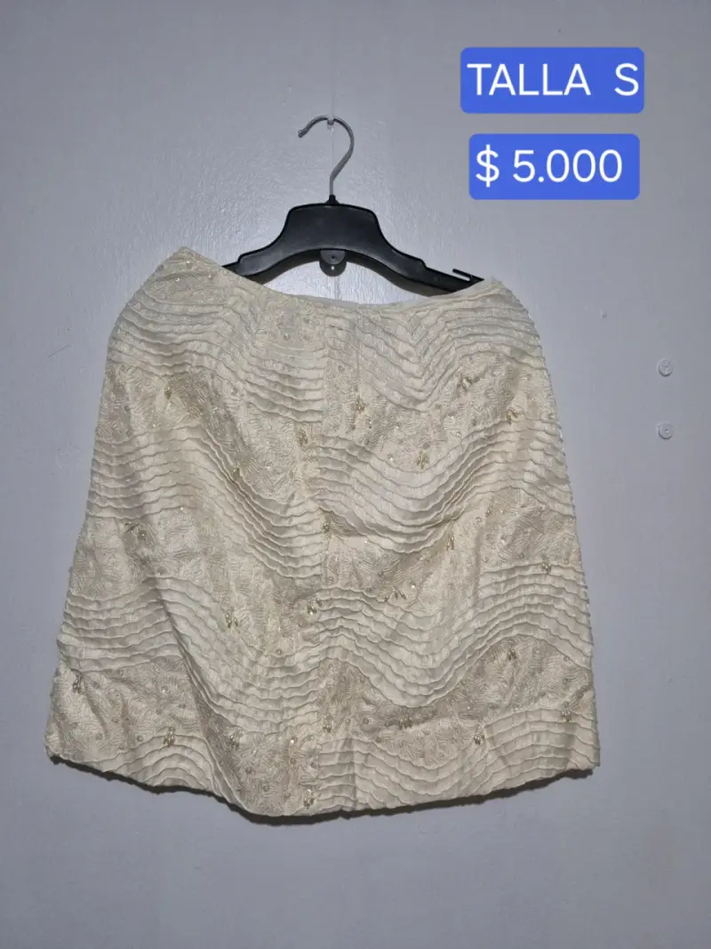 Falda beige talla S con detalles bordados